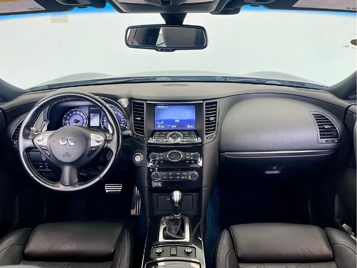 2015 Infiniti QX70 3.7L 351HP V6 7AT,autocango,china used car exporter,china ev exporter,chinese used car exporter,chinese used ev exporter