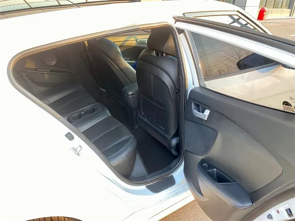 2015 Hyundai Veloster 1.6T 204HP L4 7DCT,autocango,china used car exporter,china ev exporter,chinese used car exporter,chinese used ev exporter