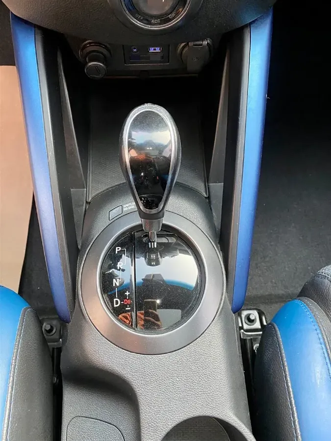 2015 Hyundai Veloster 1.6T 204HP L4 7DCT,autocango,china used car exporter,china ev exporter,chinese used car exporter,chinese used ev exporter