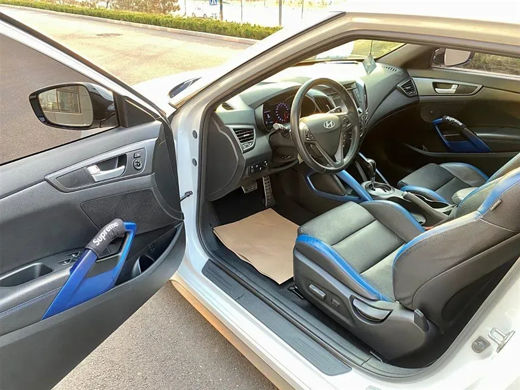 2015 Hyundai Veloster 1.6T 204HP L4 7DCT,autocango,china used car exporter,china ev exporter,chinese used car exporter,chinese used ev exporter