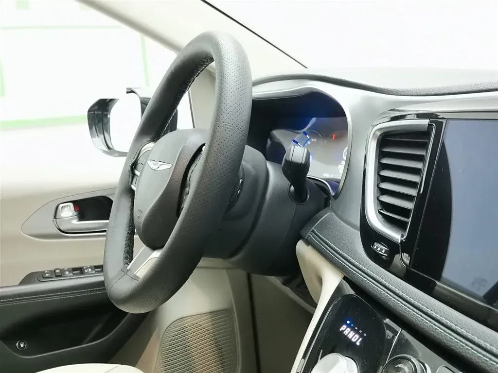 2018 Chrysler Pacifica 3.6L 245HP V6 E-CVT PHEV 16KWH,autocango,china used car exporter,china ev exporter,chinese used car exporter,chinese used ev exporter