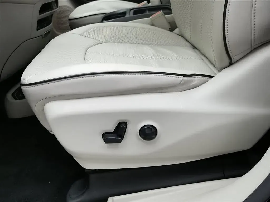 2018 Chrysler Pacifica 3.6L 245HP V6 E-CVT PHEV 16KWH,autocango,china used car exporter,china ev exporter,chinese used car exporter,chinese used ev exporter