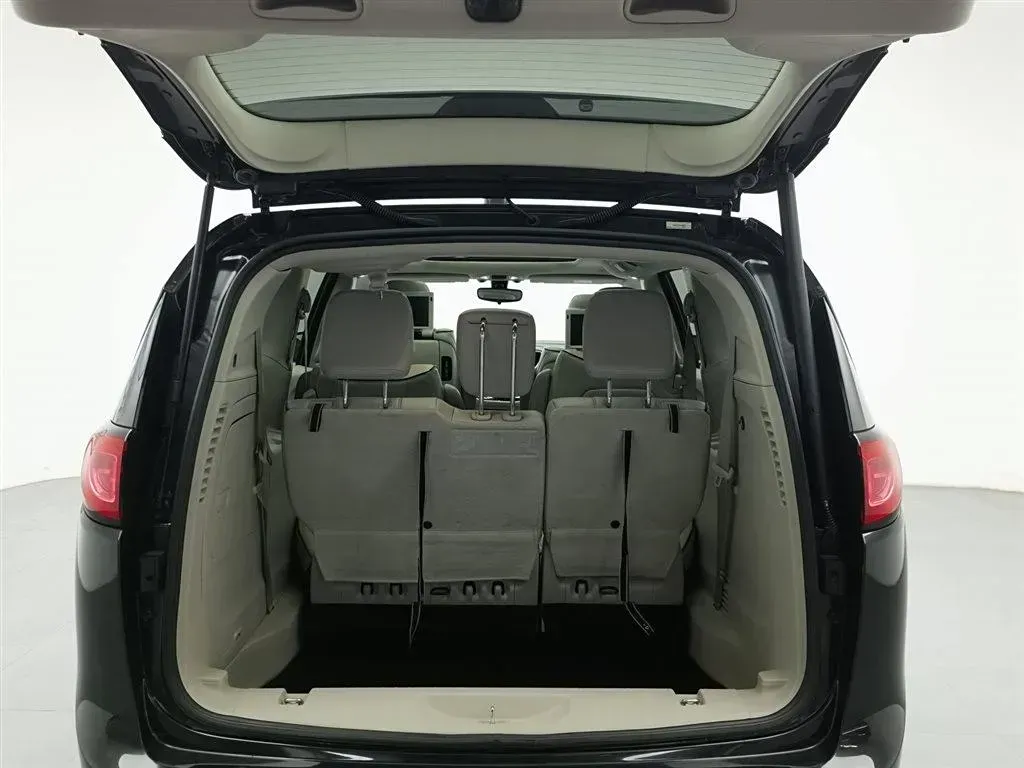 2018 Chrysler Pacifica 3.6L 245HP V6 E-CVT PHEV 16KWH,autocango,china used car exporter,china ev exporter,chinese used car exporter,chinese used ev exporter