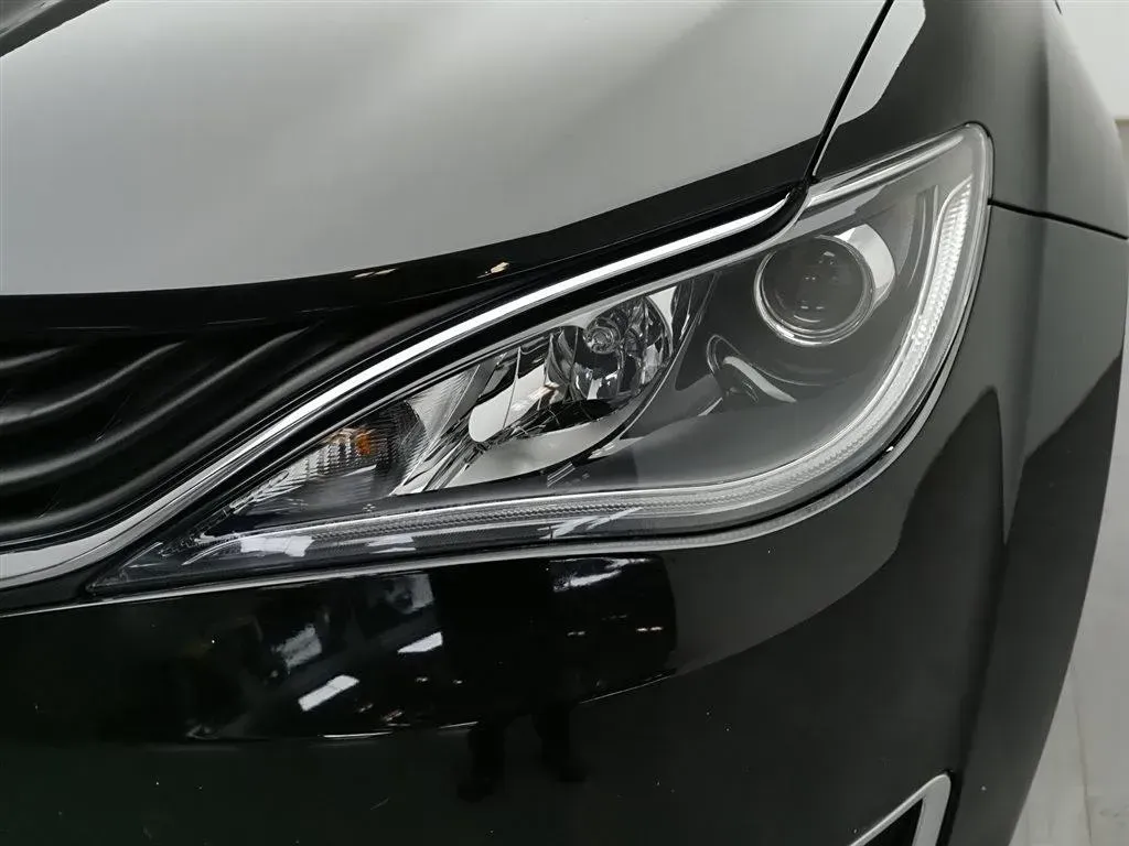 2018 Chrysler Pacifica 3.6L 245HP V6 E-CVT PHEV 16KWH,autocango,china used car exporter,china ev exporter,chinese used car exporter,chinese used ev exporter