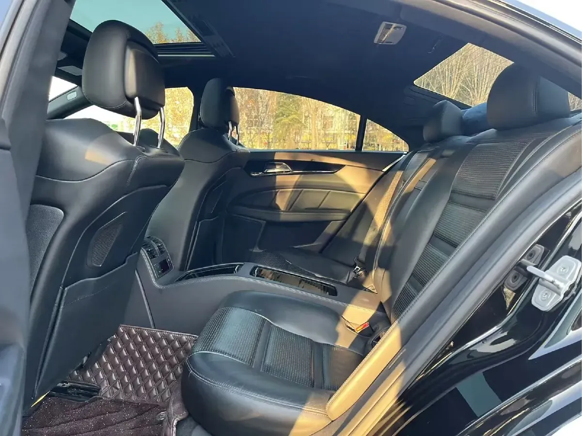 2012 Mercedes-Benz CLS AMG 5.5T 525HP V8 7AT,autocango,china used car exporter,china ev exporter,chinese used car exporter,chinese used ev exporter