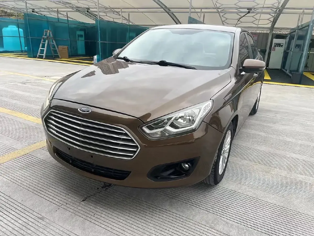 2015 Ford Escort 1.5L 113HP L4 5MT