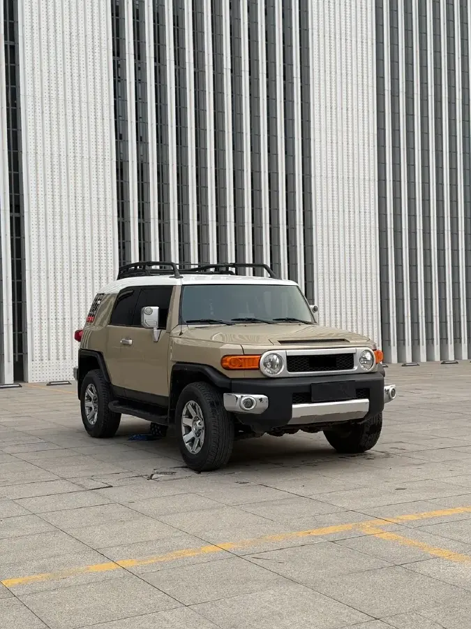 2013 Toyota FJ Cruiser 4.0L 272HP V6 5AT