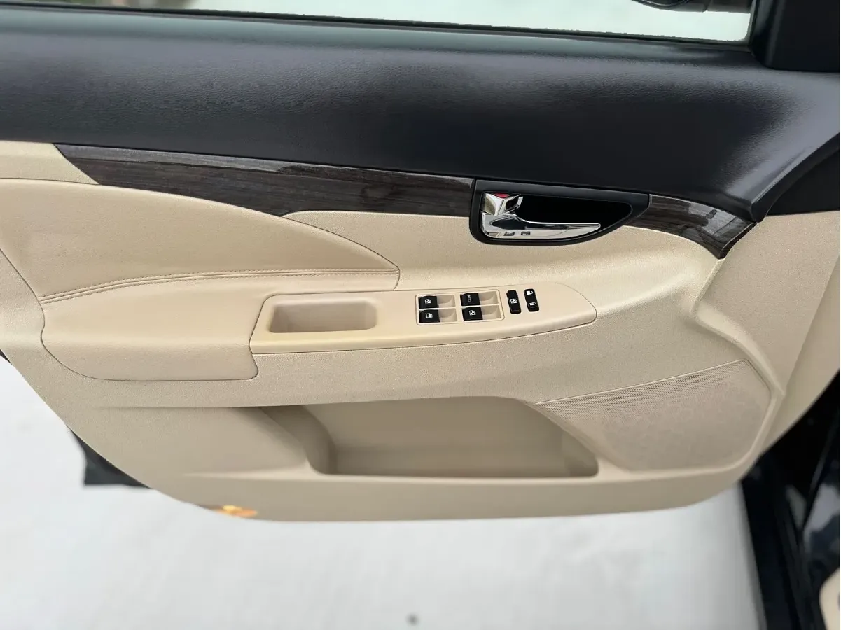 2013 ChangAn Raeton 1.8T 177HP L4 6AT,autocango,china used car exporter,china ev exporter,chinese used car exporter,chinese used ev exporter