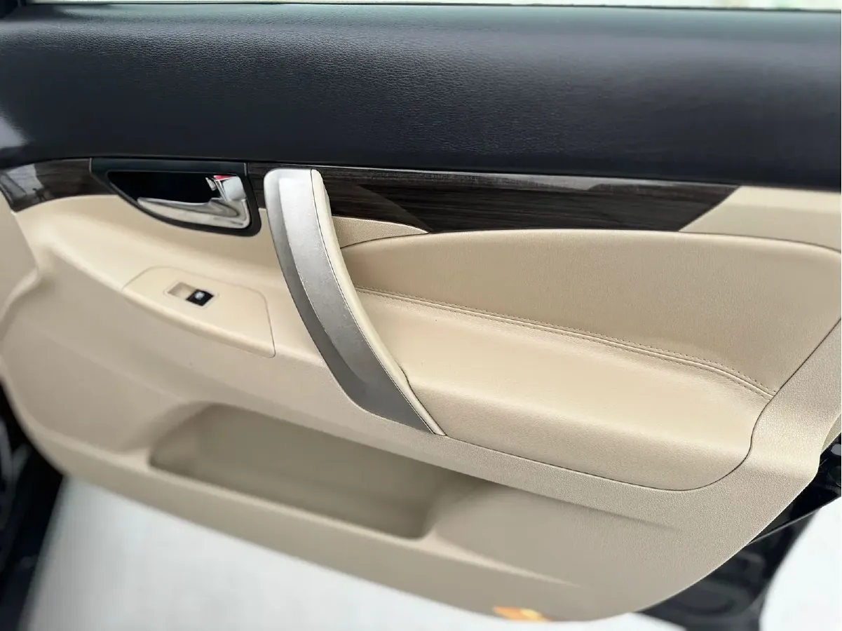 2013 ChangAn Raeton 1.8T 177HP L4 6AT,autocango,china used car exporter,china ev exporter,chinese used car exporter,chinese used ev exporter