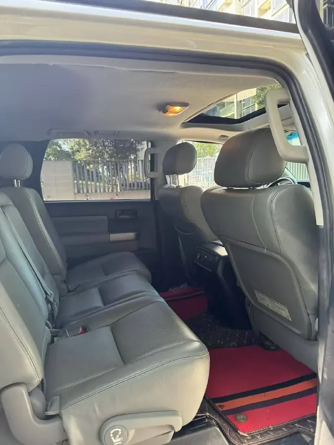 2010 Toyota Sequoia 5.7L 386HP V8 6AT,autocango,china used car exporter,china ev exporter,chinese used car exporter,chinese used ev exporter