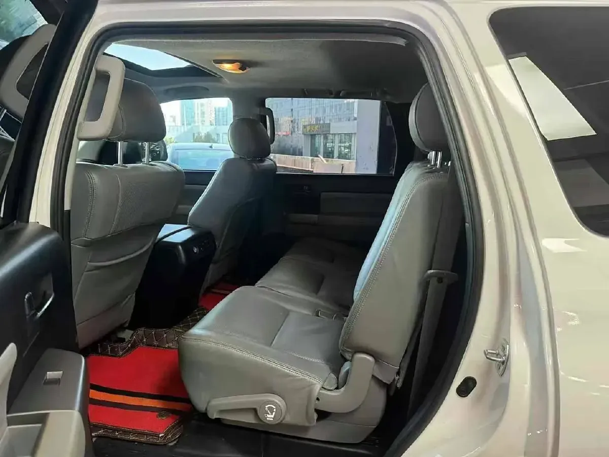 2010 Toyota Sequoia 5.7L 386HP V8 6AT,autocango,china used car exporter,china ev exporter,chinese used car exporter,chinese used ev exporter