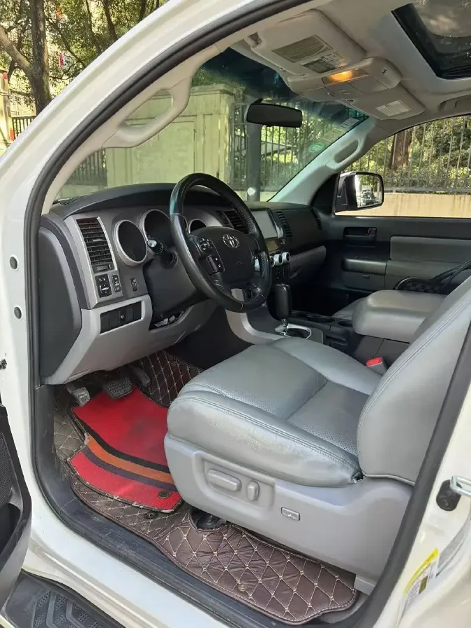 2010 Toyota Sequoia 5.7L 386HP V8 6AT,autocango,china used car exporter,china ev exporter,chinese used car exporter,chinese used ev exporter