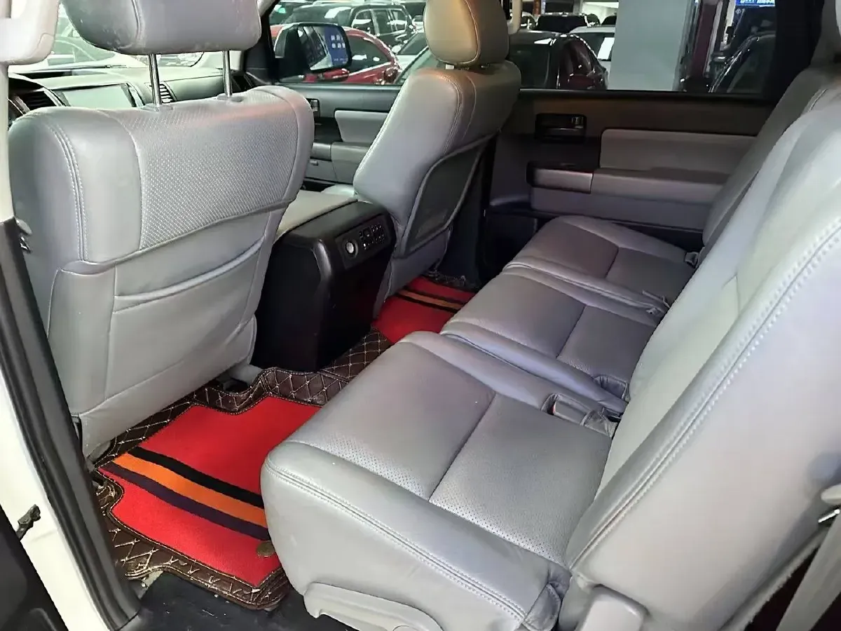 2010 Toyota Sequoia 5.7L 386HP V8 6AT,autocango,china used car exporter,china ev exporter,chinese used car exporter,chinese used ev exporter