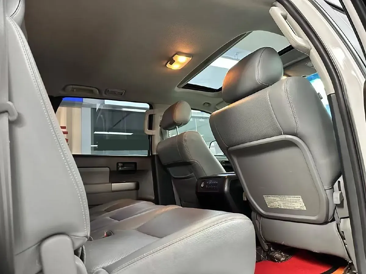 2010 Toyota Sequoia 5.7L 386HP V8 6AT,autocango,china used car exporter,china ev exporter,chinese used car exporter,chinese used ev exporter