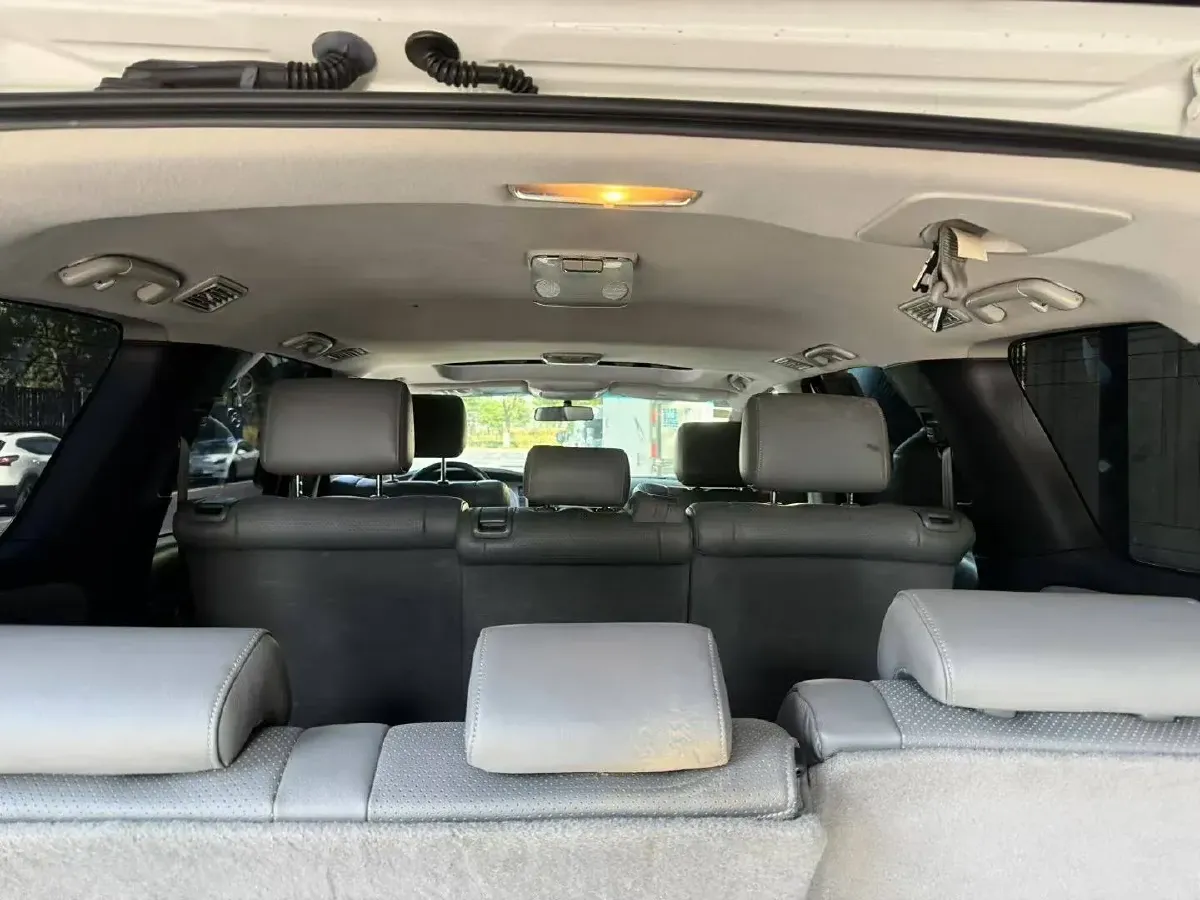 2010 Toyota Sequoia 5.7L 386HP V8 6AT,autocango,china used car exporter,china ev exporter,chinese used car exporter,chinese used ev exporter