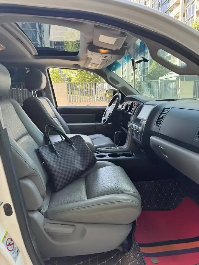 2010 Toyota Sequoia 5.7L 386HP V8 6AT,autocango,china used car exporter,china ev exporter,chinese used car exporter,chinese used ev exporter