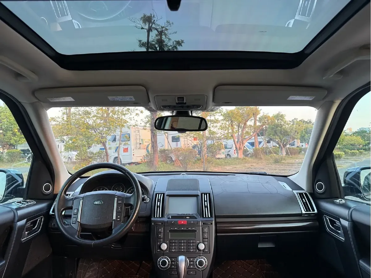 2013 Land Rover Freelander 2 2.0T 240HP L4 6AT,autocango,china used car exporter,china ev exporter,chinese used car exporter,chinese used ev exporter