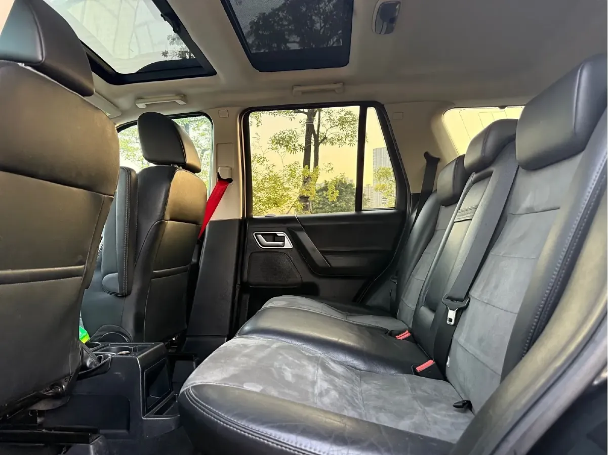 2013 Land Rover Freelander 2 2.0T 240HP L4 6AT,autocango,china used car exporter,china ev exporter,chinese used car exporter,chinese used ev exporter