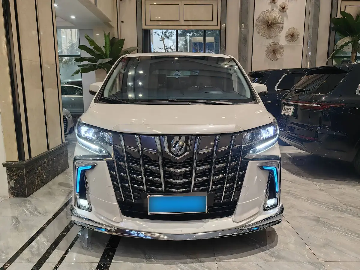 2015 Toyota Alphard 3.5L 275HP V6 6AT