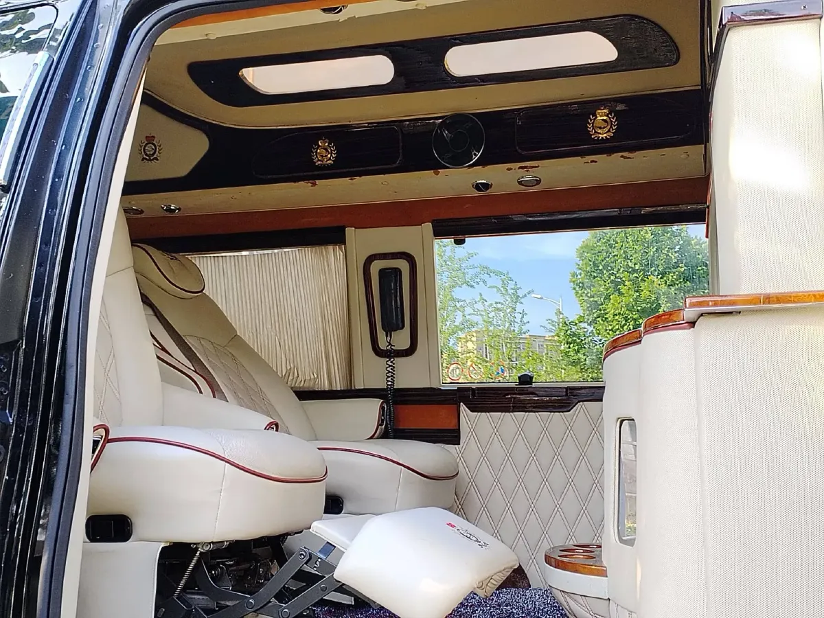 2011 Ford E350 5.4L 258HP V8 5AT,autocango,china used car exporter,china ev exporter,chinese used car exporter,chinese used ev exporter