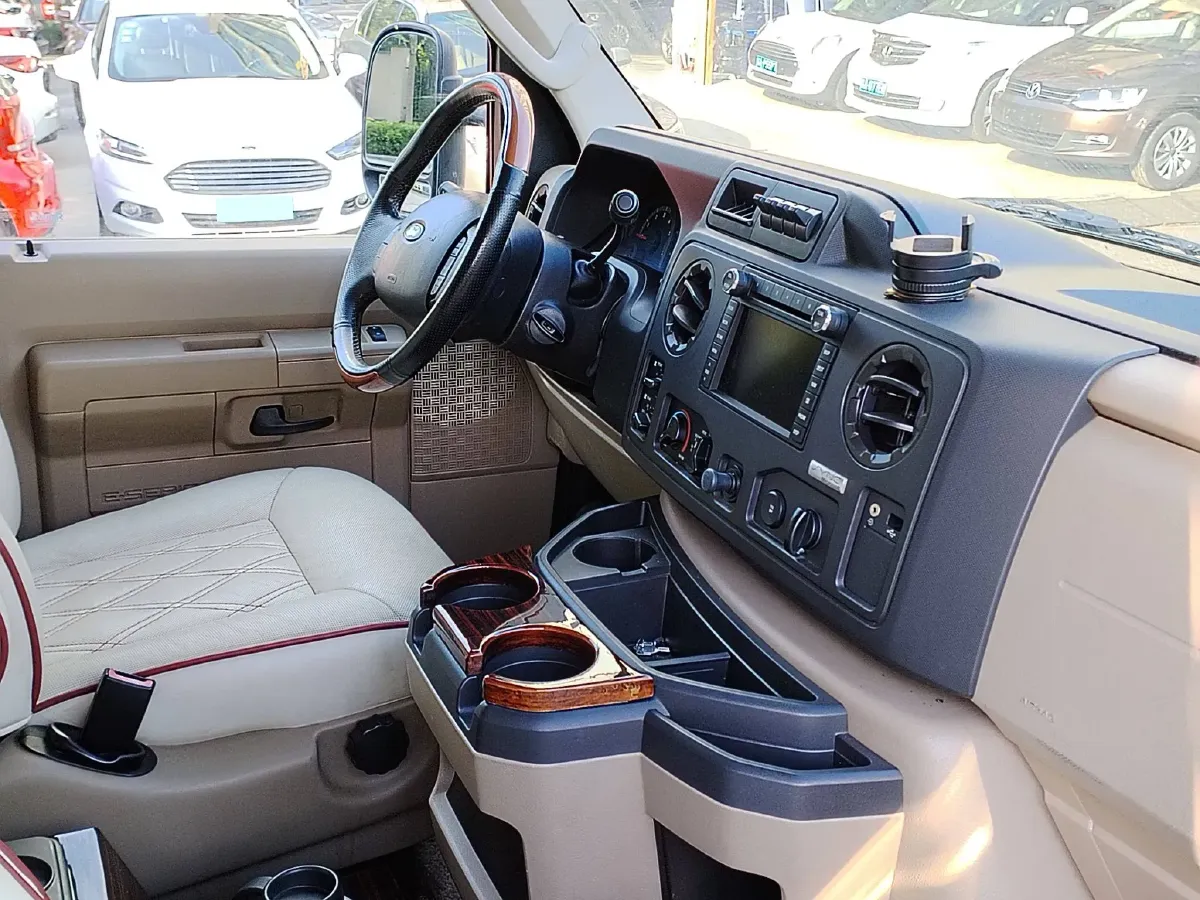 2011 Ford E350 5.4L 258HP V8 5AT,autocango,china used car exporter,china ev exporter,chinese used car exporter,chinese used ev exporter