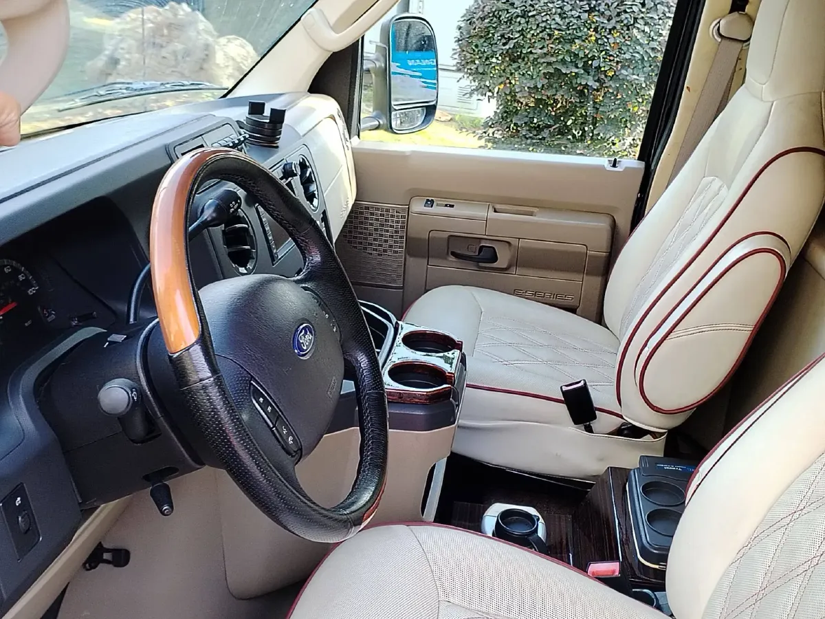 2011 Ford E350 5.4L 258HP V8 5AT,autocango,china used car exporter,china ev exporter,chinese used car exporter,chinese used ev exporter