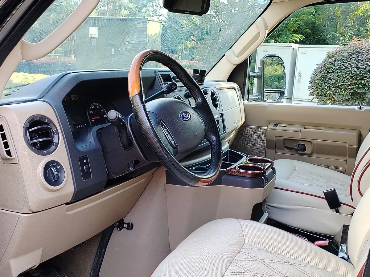 2011 Ford E350 5.4L 258HP V8 5AT,autocango,china used car exporter,china ev exporter,chinese used car exporter,chinese used ev exporter