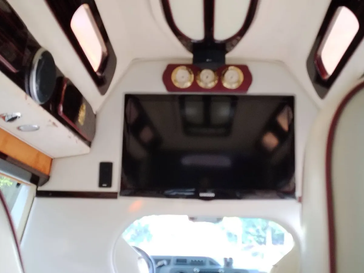 2011 Ford E350 5.4L 258HP V8 5AT,autocango,china used car exporter,china ev exporter,chinese used car exporter,chinese used ev exporter