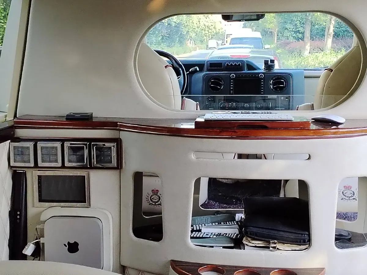 2011 Ford E350 5.4L 258HP V8 5AT,autocango,china used car exporter,china ev exporter,chinese used car exporter,chinese used ev exporter