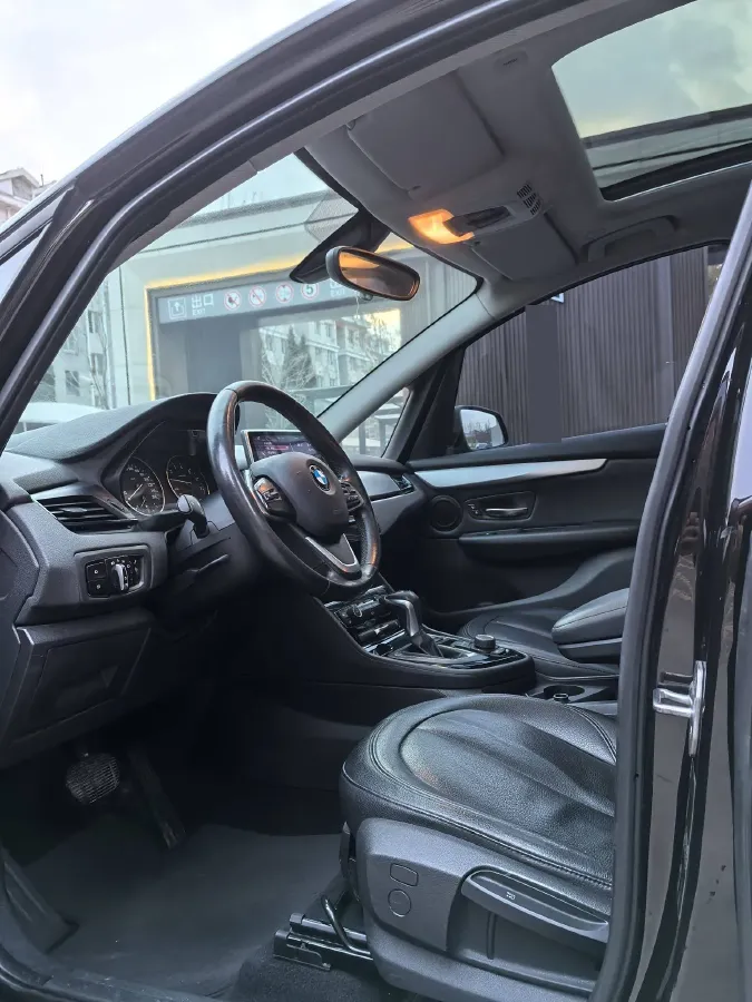 2015 BMW 2 Series SUV 1.5T 136HP L3 6AT,autocango,china used car exporter,china ev exporter,chinese used car exporter,chinese used ev exporter