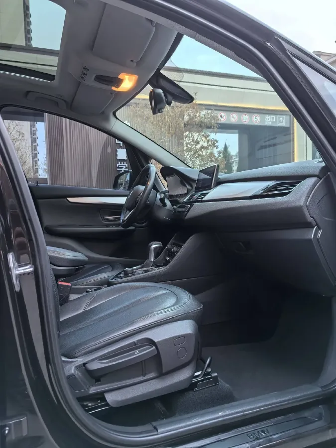 2015 BMW 2 Series SUV 1.5T 136HP L3 6AT,autocango,china used car exporter,china ev exporter,chinese used car exporter,chinese used ev exporter