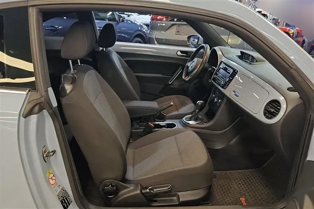 2013 Volkswagen Beetle 1.2T 105HP L4 7DCT,autocango,china used car exporter,china ev exporter,chinese used car exporter,chinese used ev exporter