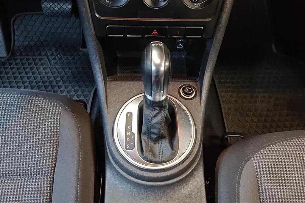 2013 Volkswagen Beetle 1.2T 105HP L4 7DCT,autocango,china used car exporter,china ev exporter,chinese used car exporter,chinese used ev exporter