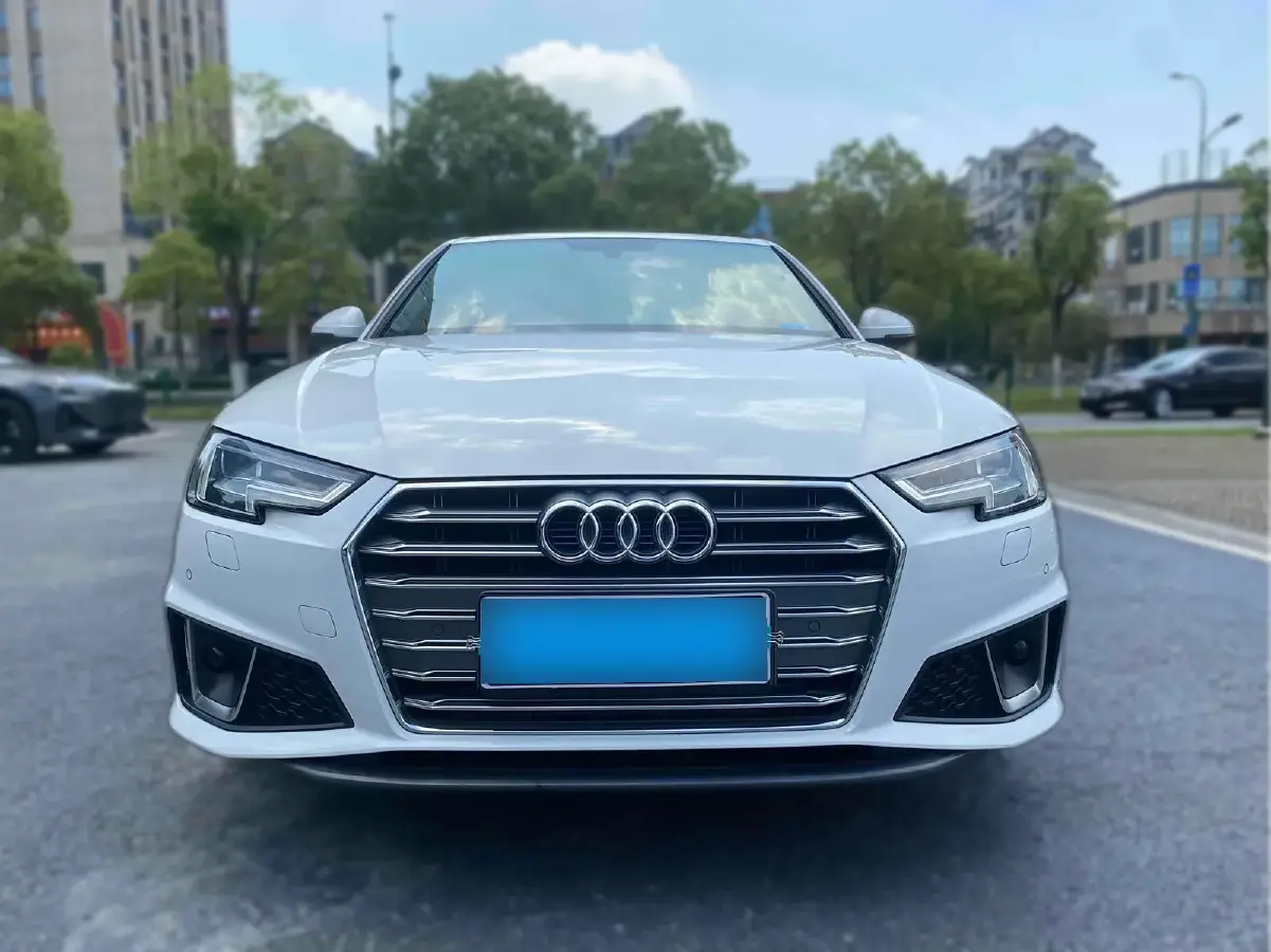 2020 Audi A4L 2.0T 190HP L4 7DCT