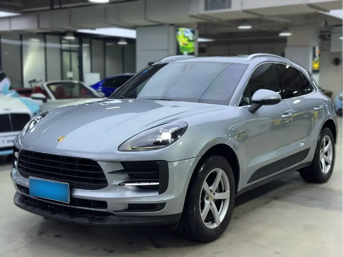 2018 Porsche Macan 2.0T 252HP L4 7DCT