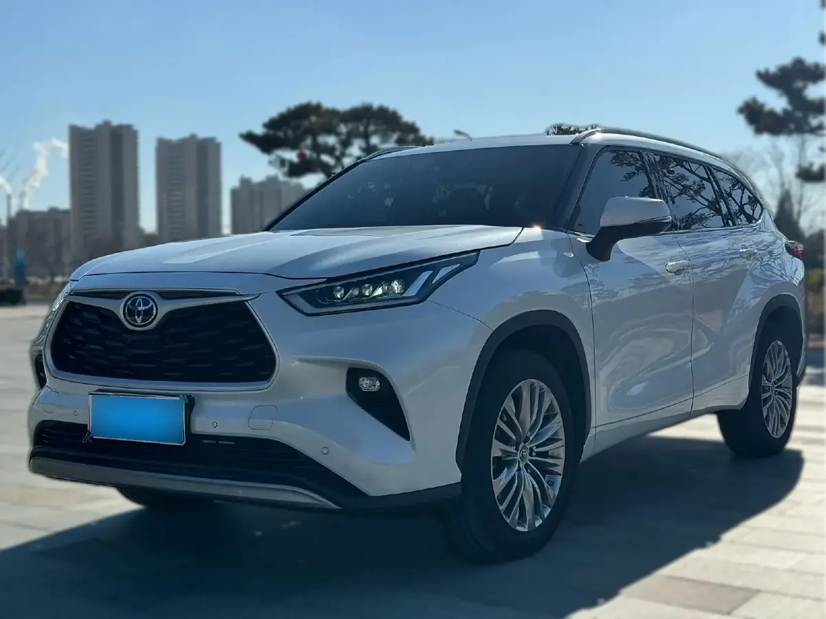 2023 Toyota Highlander 2.5L 189HP L4 E-CVT Hybrid