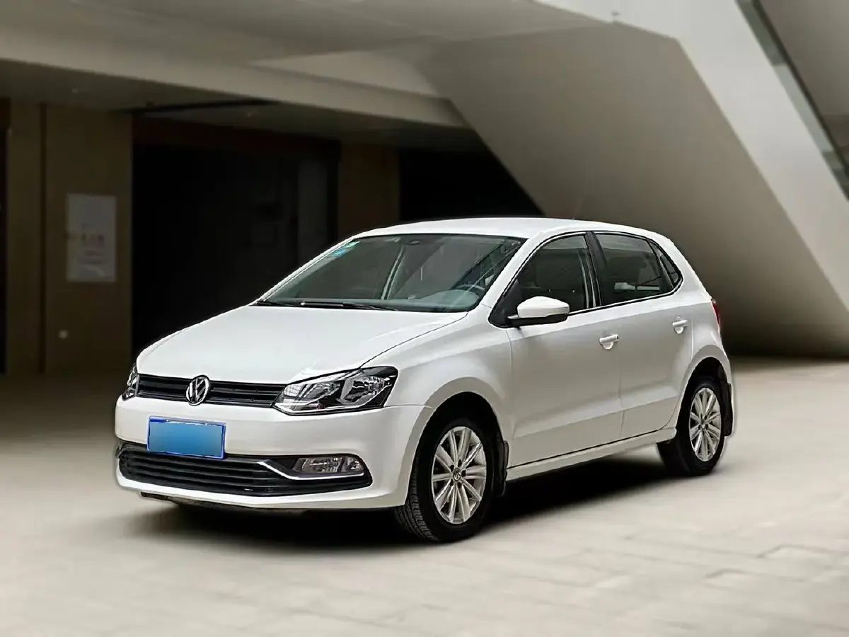 2014 Volkswagen Polo 1.6L 110HP L4 6AT