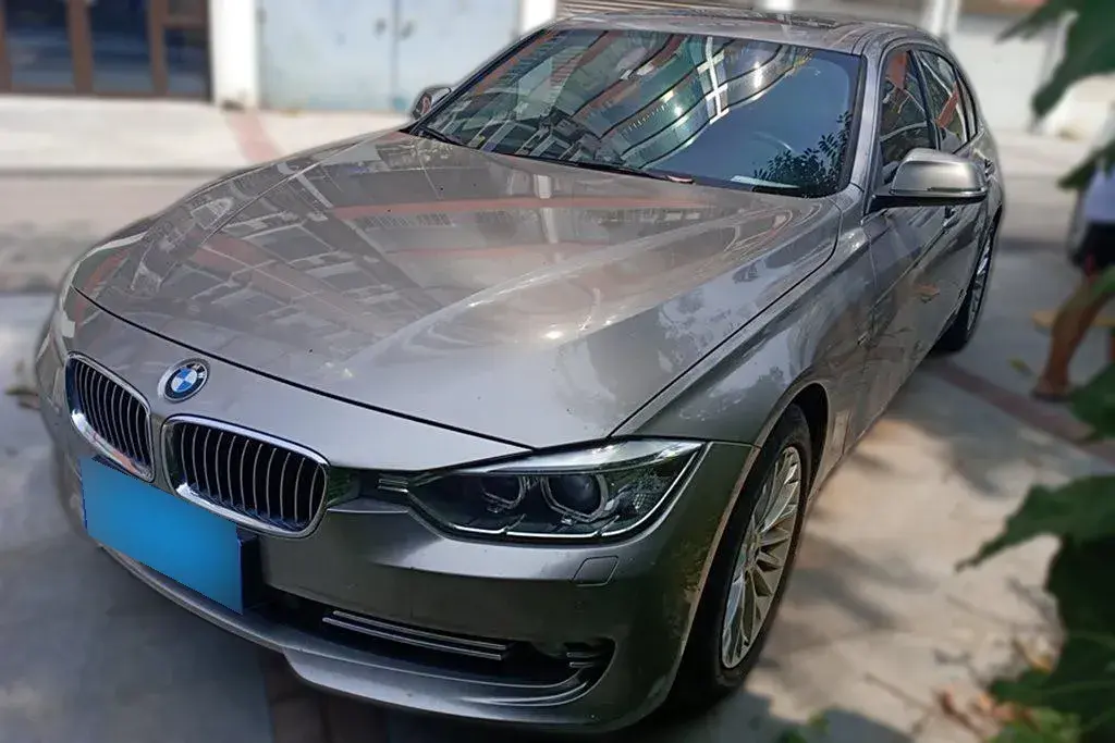 2013 BMW 3 Series 2.0T 184HP L4 8AT