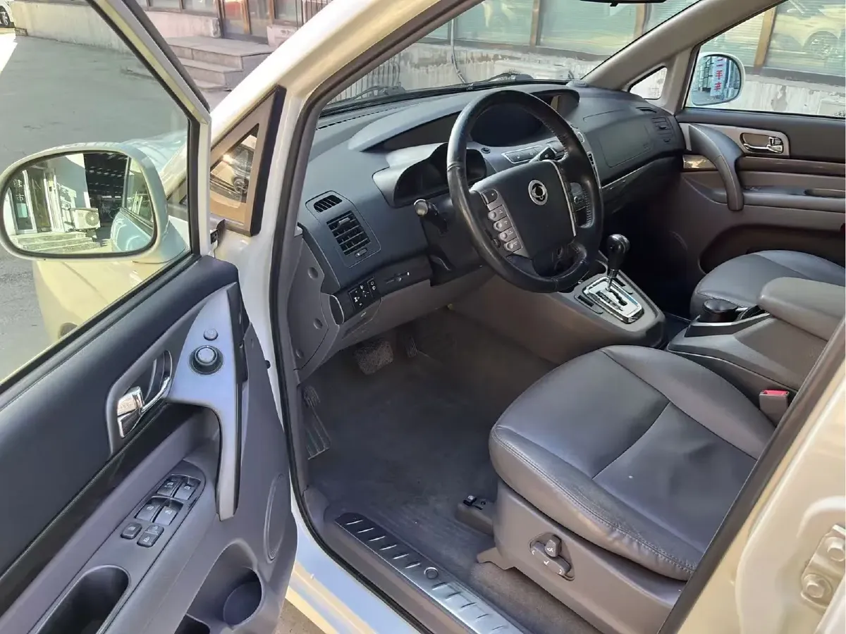 2014 SsangYong Rodius 2.0T 155HP L4 5AT,autocango,china used car exporter,china ev exporter,chinese used car exporter,chinese used ev exporter