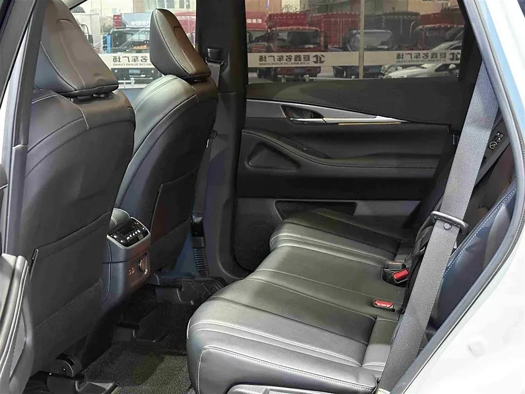 2022 Infiniti QX60 2.0T 252HP L4 9AT,autocango,china used car exporter,china ev exporter,chinese used car exporter,chinese used ev exporter