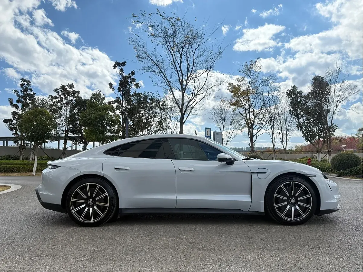 2022 Porsche Taycan 2AT BEV 79.2KWH,autocango,china used car exporter,china ev exporter,chinese used car exporter,chinese used ev exporter