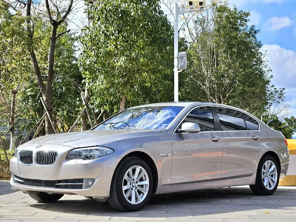 2013 BMW 5 Series 2.0T 218HP L4 8AT