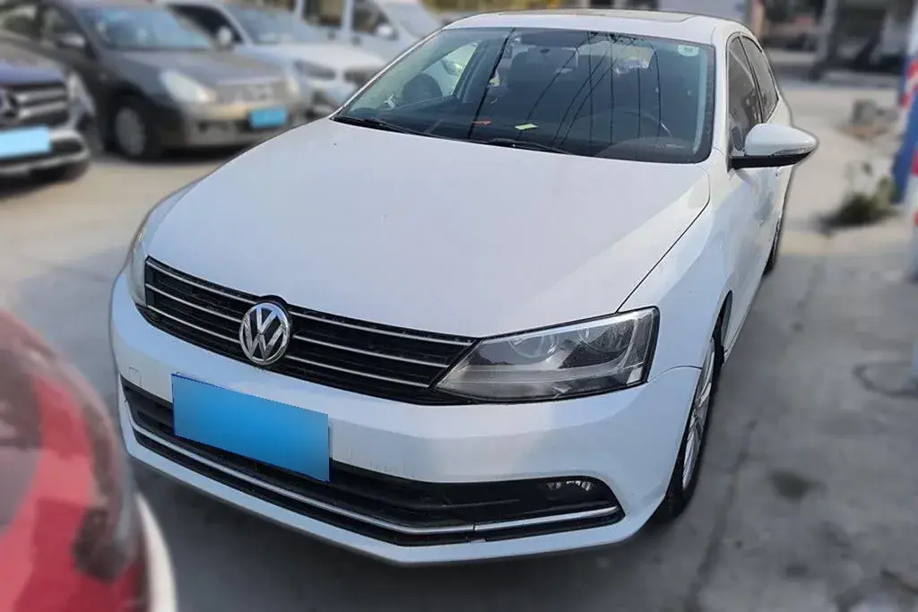 2015 Volkswagen Sagitar 1.6L 110HP L4 6AT