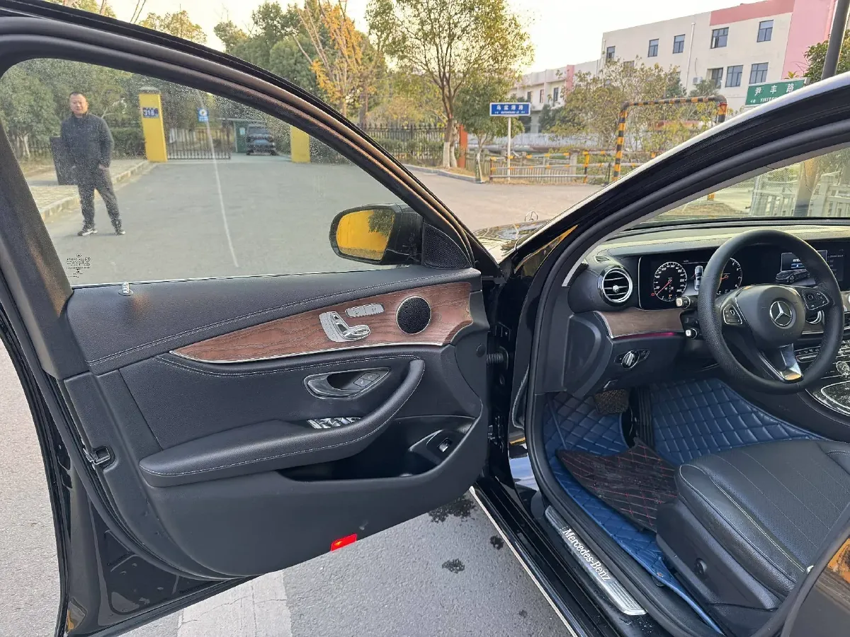 2016 Mercedes-Benz E Class 2.0T 245HP L4 9AT,autocango,china used car exporter,china ev exporter,chinese used car exporter,chinese used ev exporter