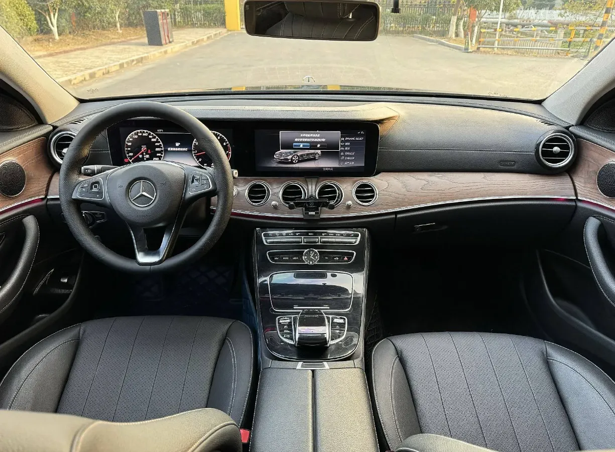 2016 Mercedes-Benz E Class 2.0T 245HP L4 9AT,autocango,china used car exporter,china ev exporter,chinese used car exporter,chinese used ev exporter