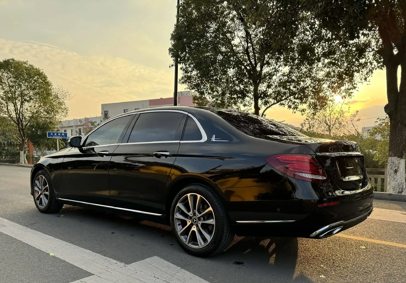 2016 Mercedes-Benz E Class 2.0T 245HP L4 9AT,autocango,china used car exporter,china ev exporter,chinese used car exporter,chinese used ev exporter