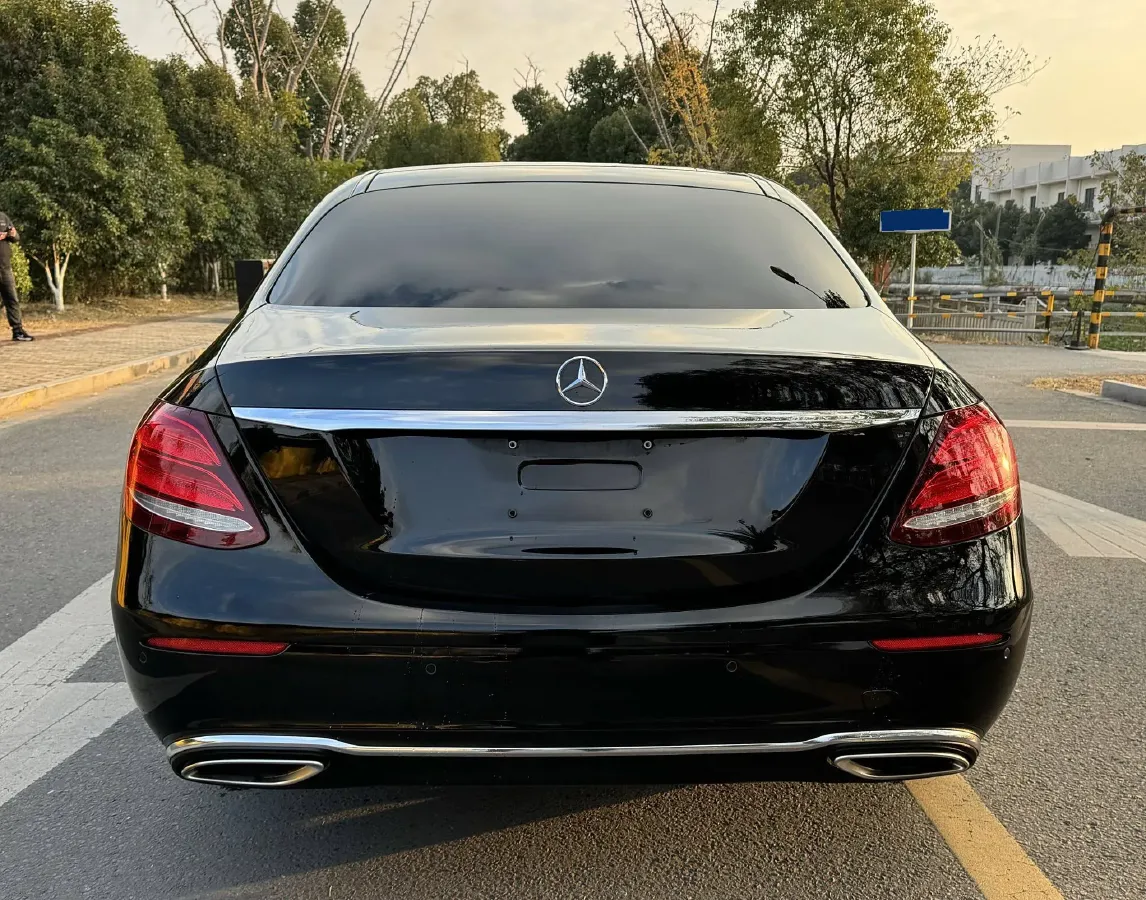 2016 Mercedes-Benz E Class 2.0T 245HP L4 9AT,autocango,china used car exporter,china ev exporter,chinese used car exporter,chinese used ev exporter