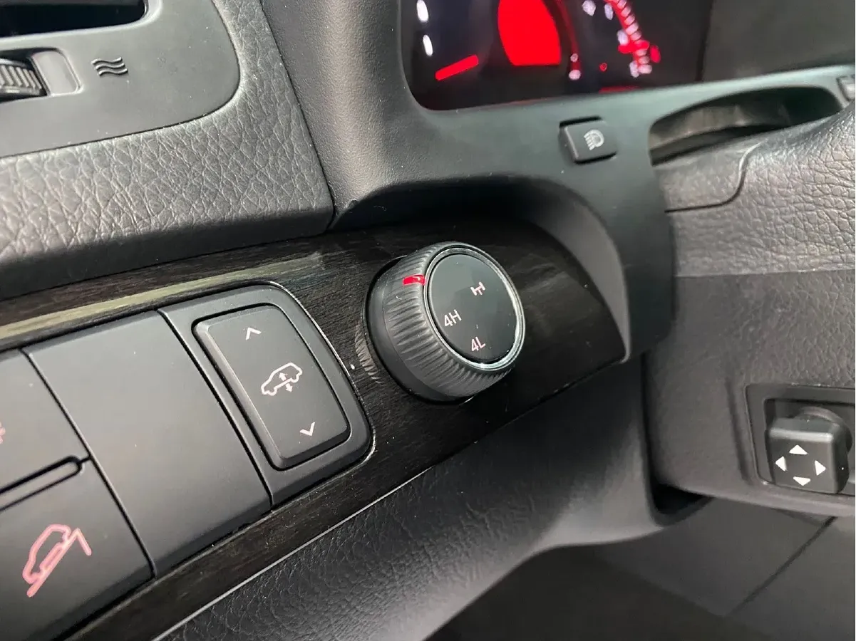 2013 Kia Borrego 3.8L 274HP V6 5AT,autocango,china used car exporter,china ev exporter,chinese used car exporter,chinese used ev exporter