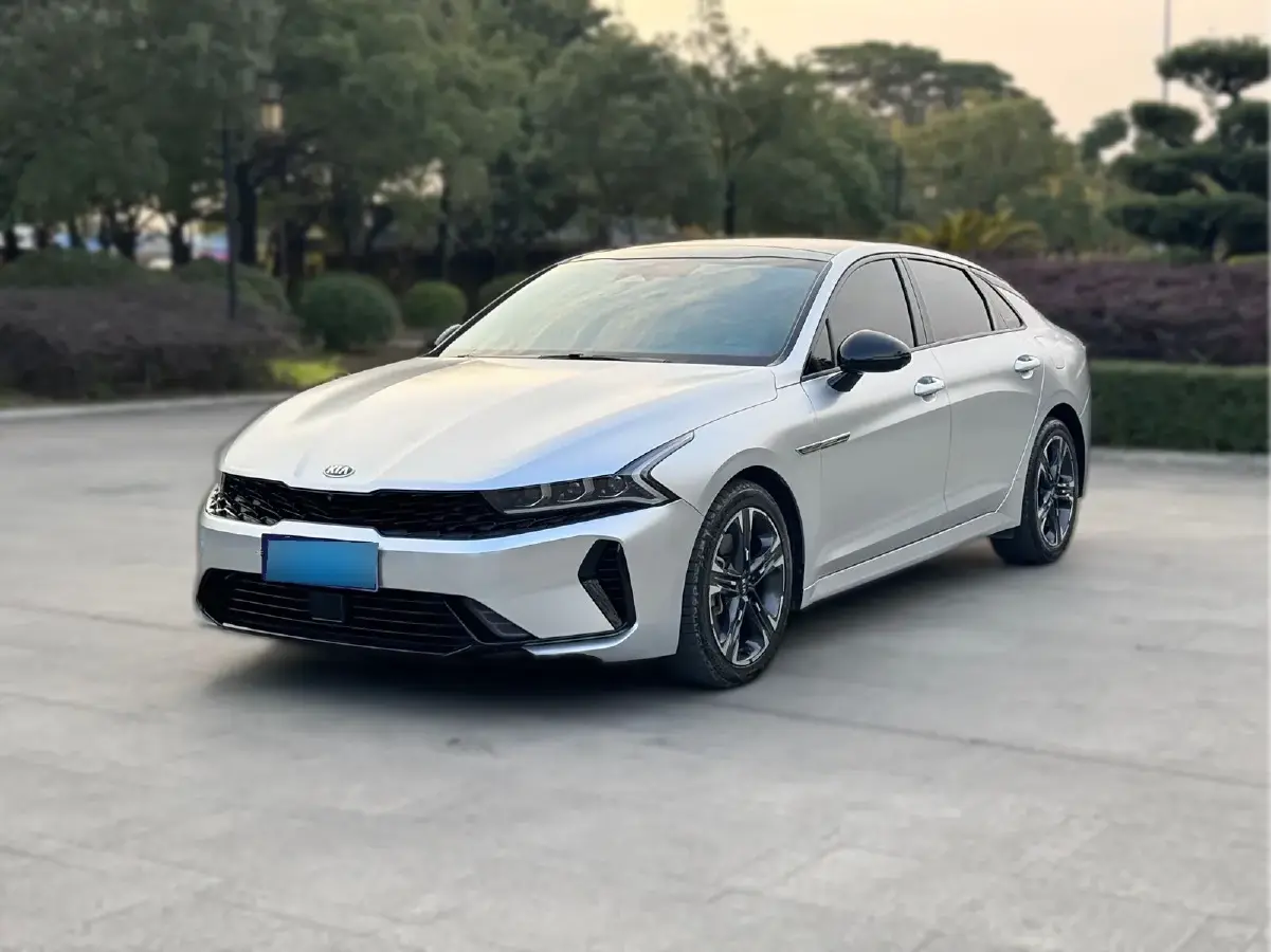 2020 Kia K5 2.0T 240HP L4 8AT