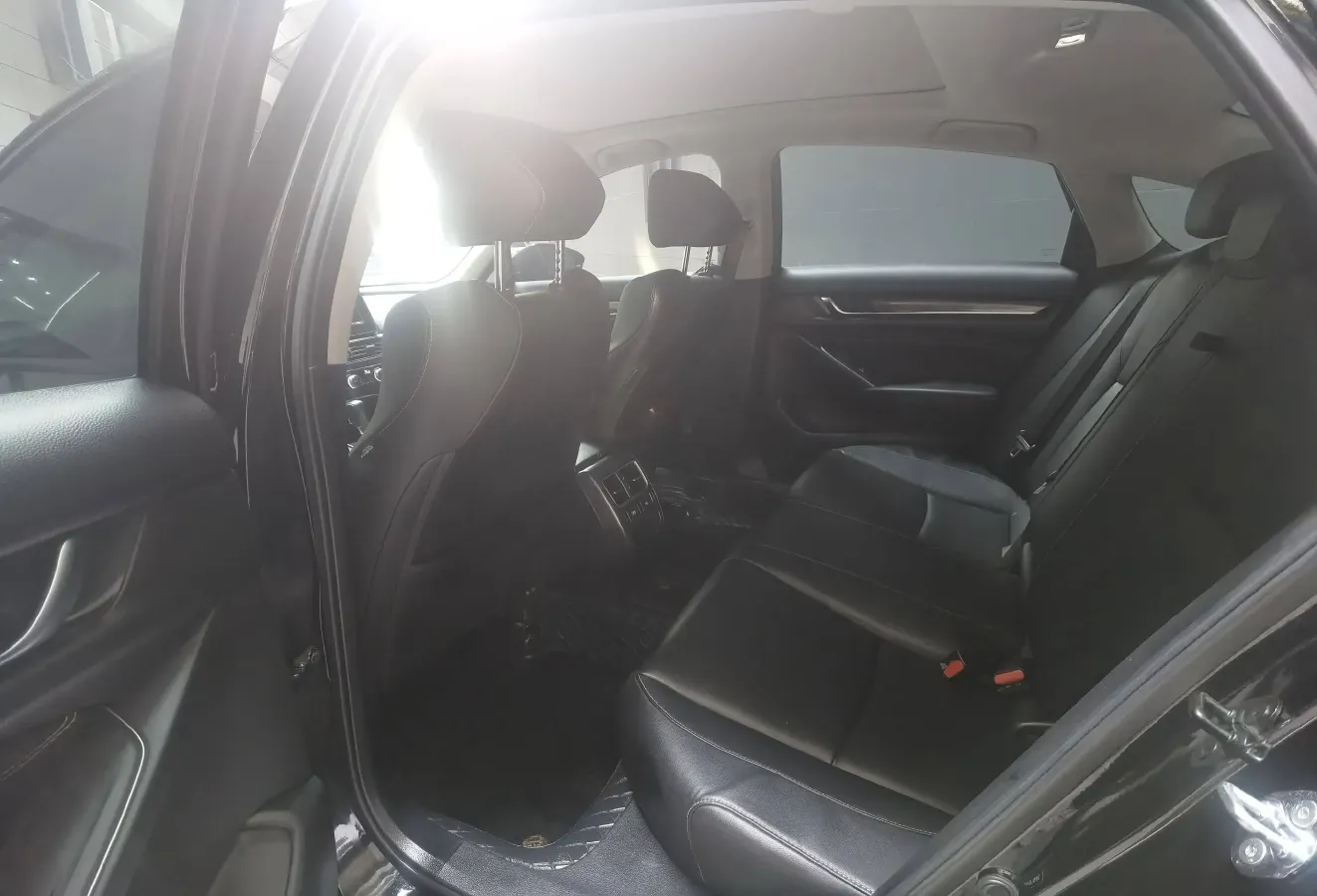 2022 Honda Accord 1.5T 194HP L4 CVT,autocango,china used car exporter,china ev exporter,chinese used car exporter,chinese used ev exporter